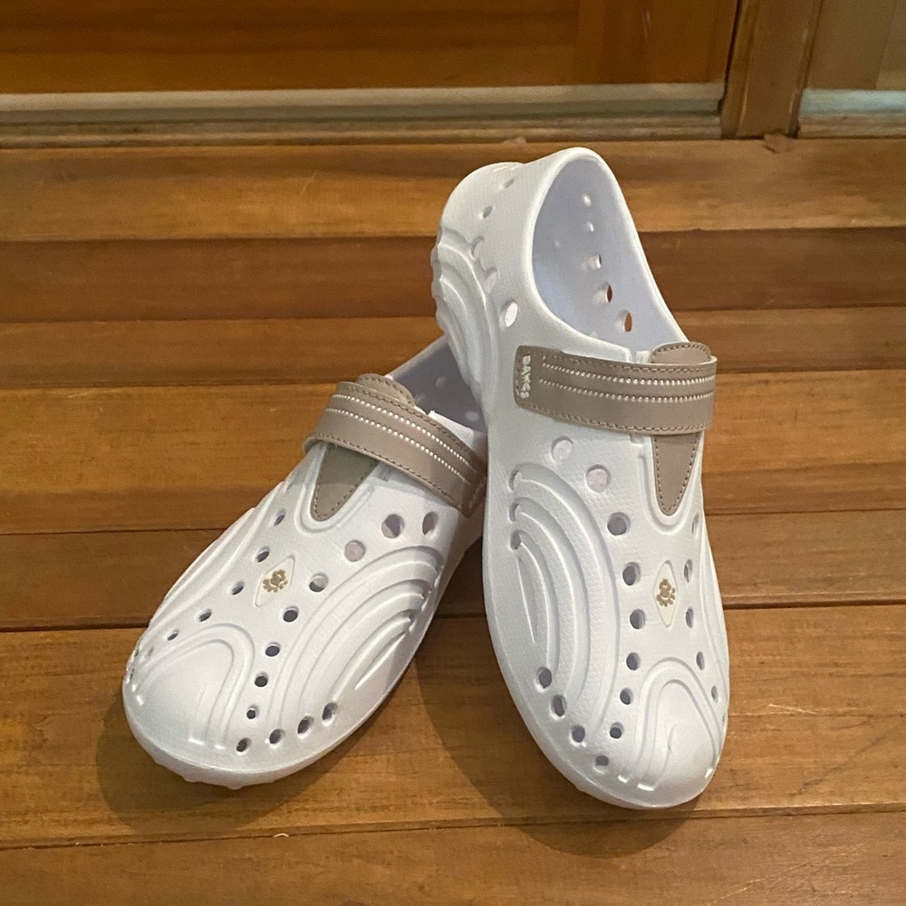 Dawgs Women's Ultralite Spirit Shoes